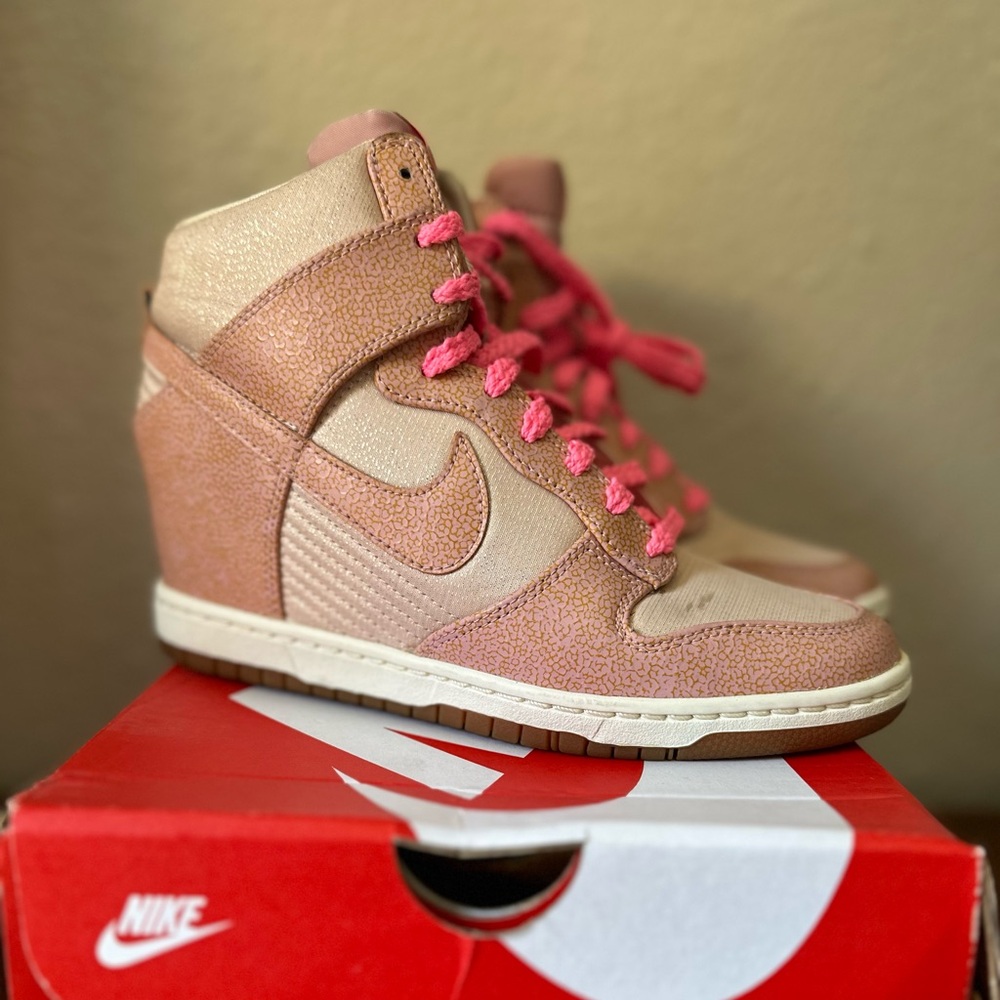 Nike Dunk High Pink Uptown Sneakers